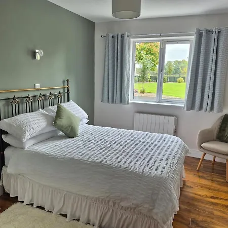 Guest In County Limerick 아파트 Pallaskenry